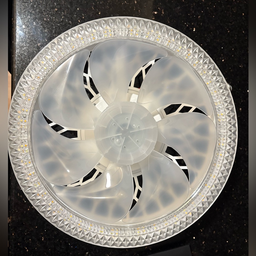 LED Multi-Function Fan Light - Picture 4 of 8